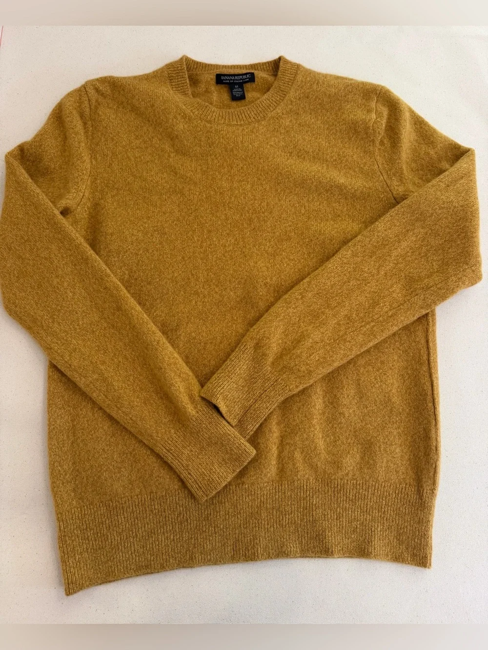 Banana Republic Italian Yarn Crewneck Sweater | Men’s Medium Mustard Gold